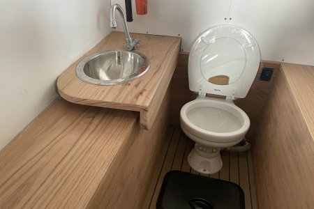 NAVISOUL 930 cabin toilet 02